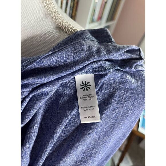 Athleta Heather Blue Scoop Neck Cut-Out Siro Mind Over Matter T-Shirt Small NWT - Picture 8 of 8